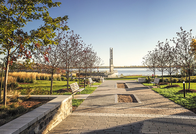 Pointe-Nord-place-et-fleuve