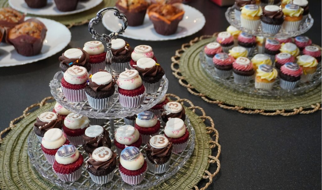 Lancement officiel de la phase 3 du projet! Petits gâteaux pour les invités