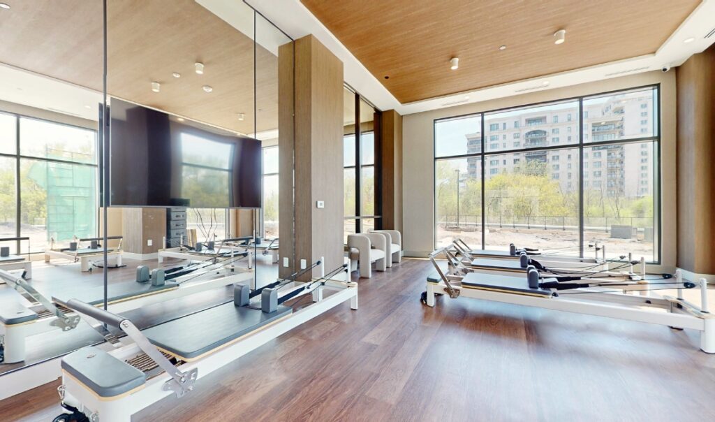 Équinoxe Saint-Elzéar salle de pilates