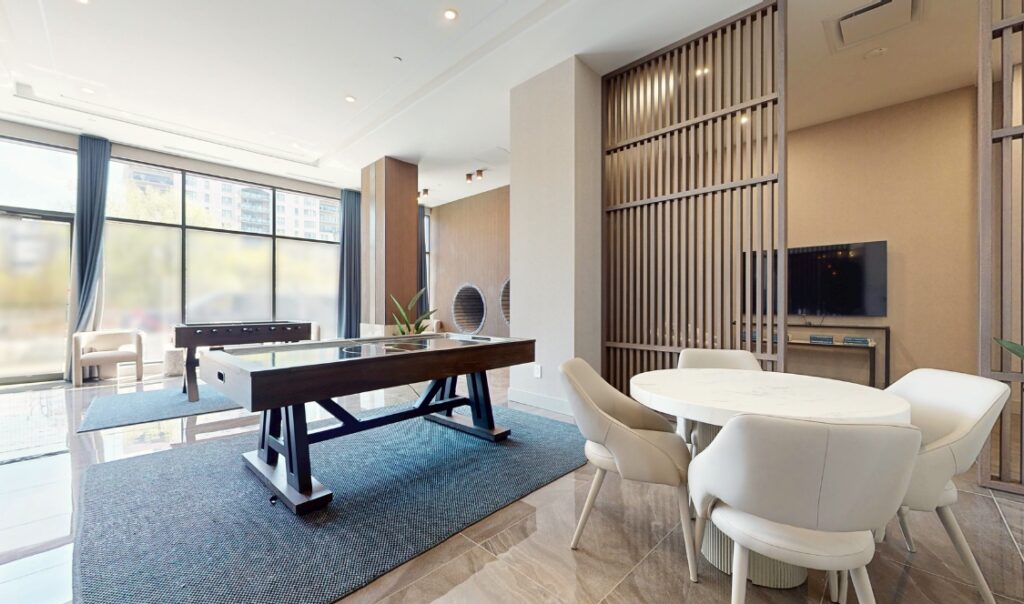 Équinoxe Saint-Elzéar salle de jeux