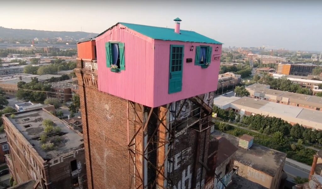 bâtiments abandonnés à Montréal iconique maison rose