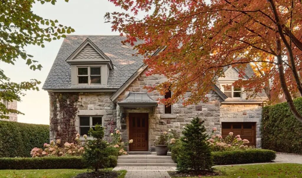 La maison en pierre à Outremont aménagée par les frères Byron et Dexter Peart