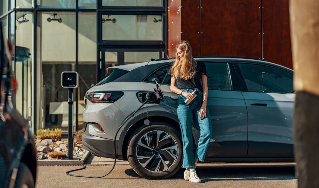 Borne de recharge pour véhicule électrique