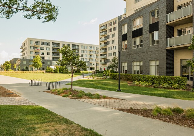 Monarc Condos locatifs – photo 1