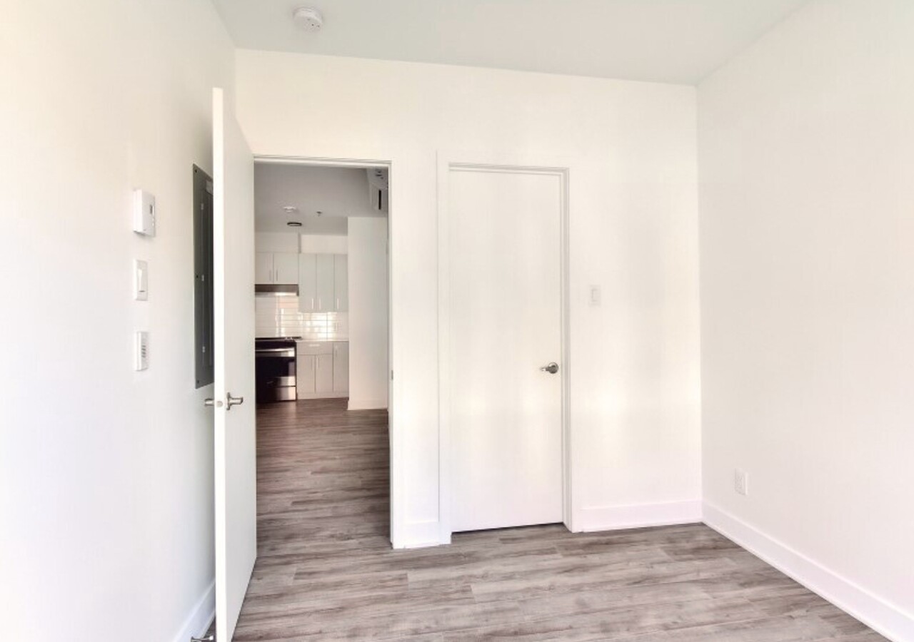 Aldea Ahuntsic bedroom