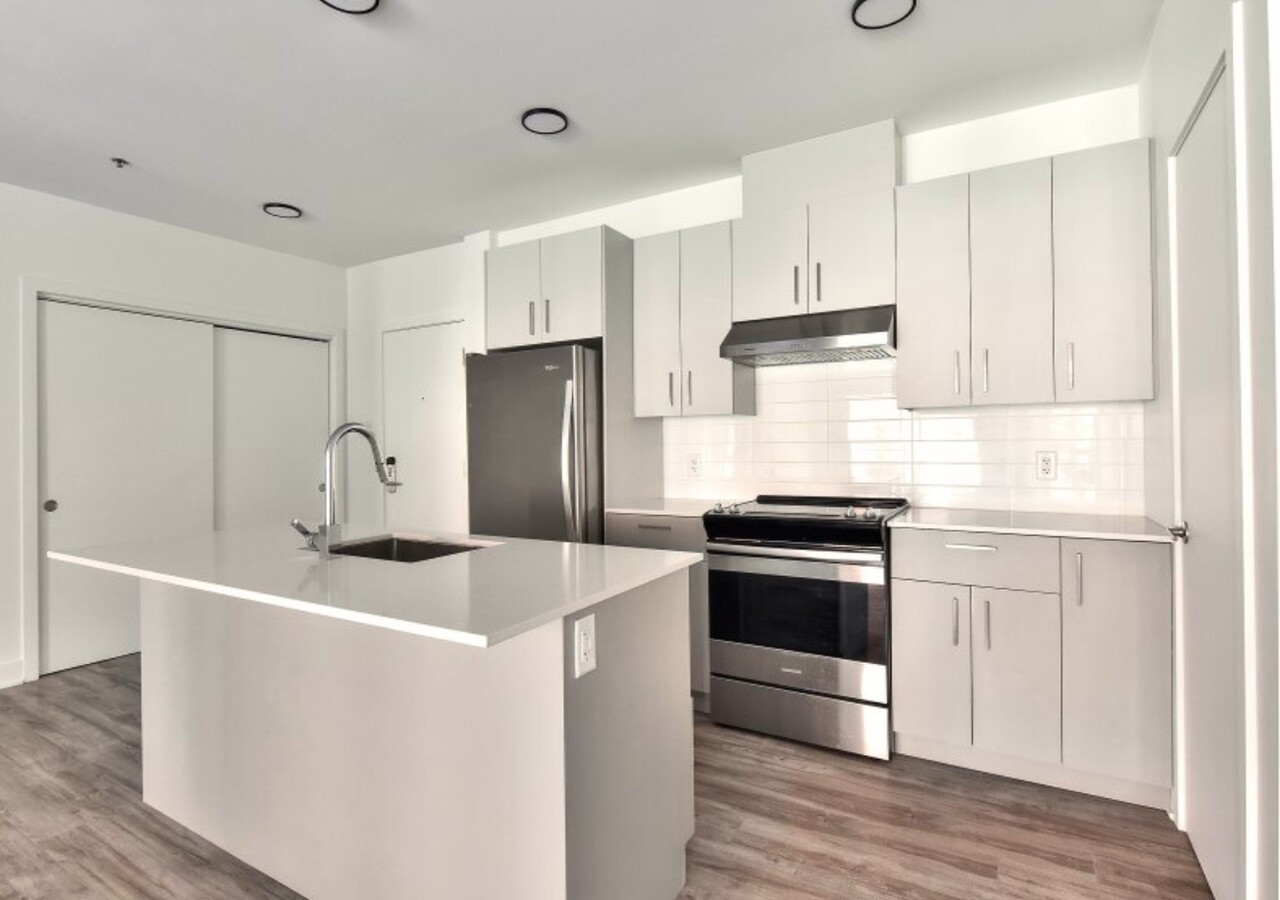 Aldea Ahuntsic kitchen