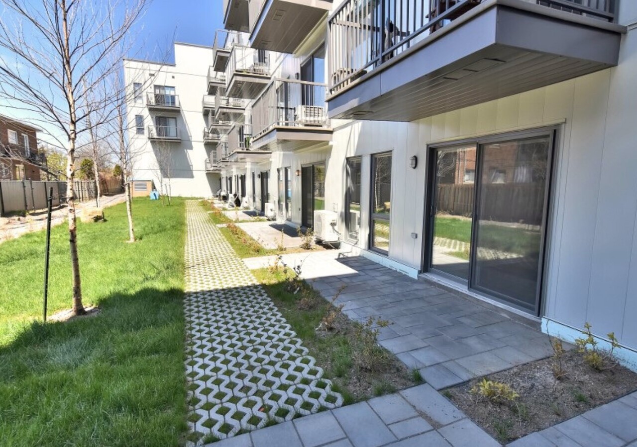 Aldea Ahuntsic terrace
