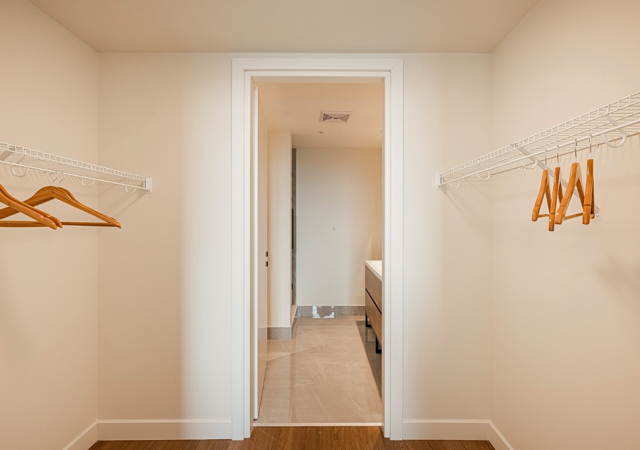 Central Parc Laval walk-in