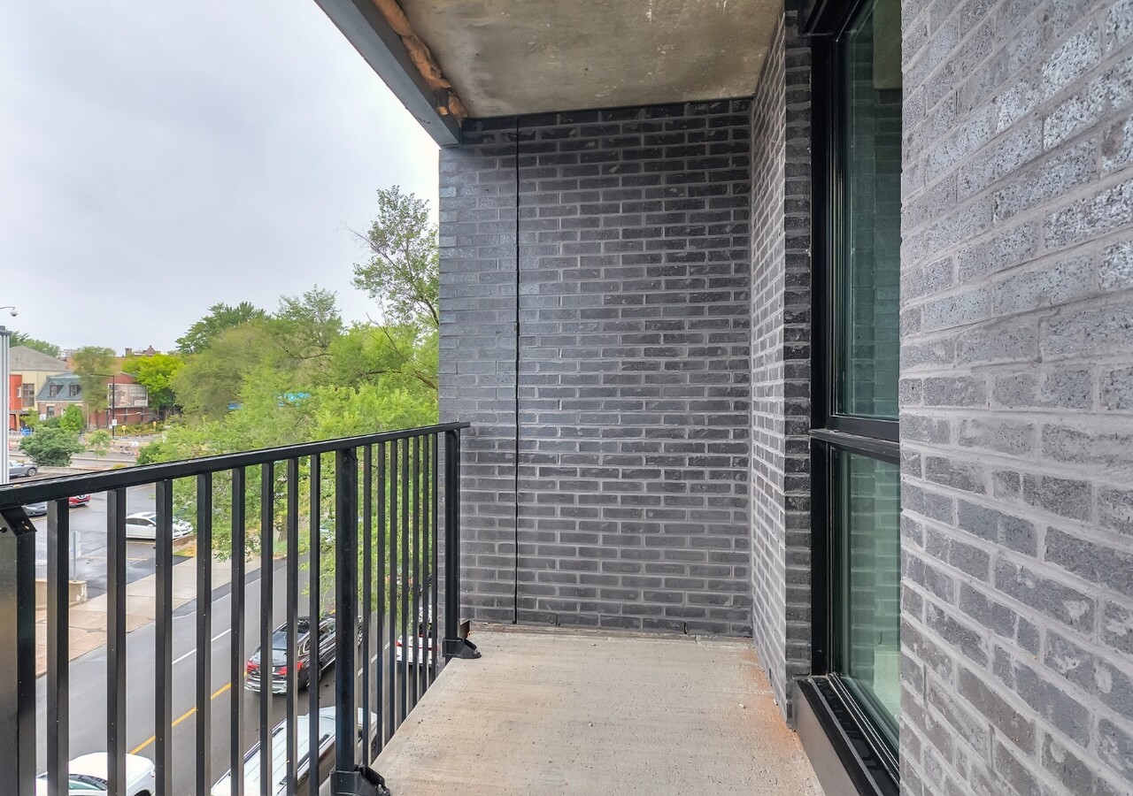 Champlain balcony