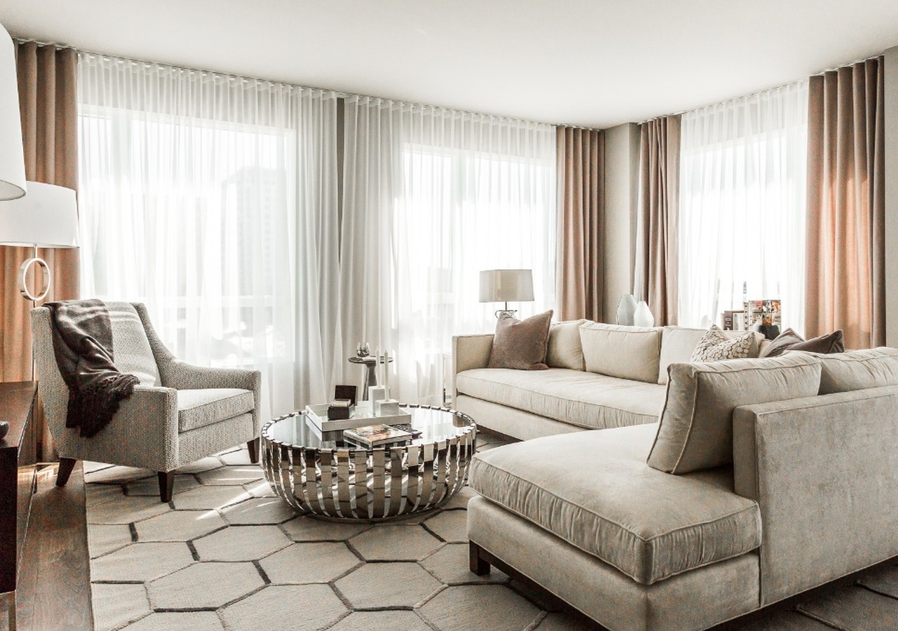 Livingroom with large windows