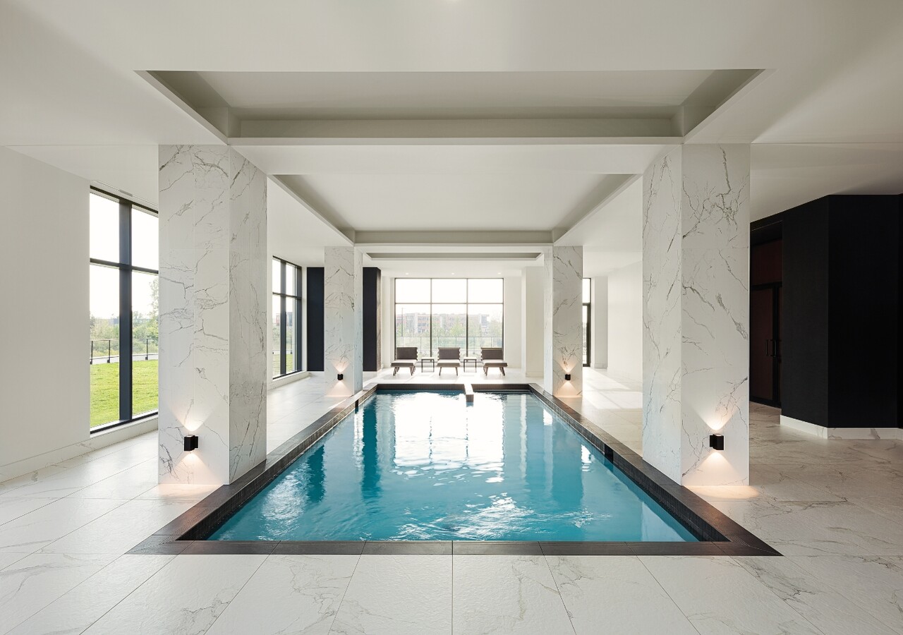Équinoxe Saint-Elzéar indoor pool