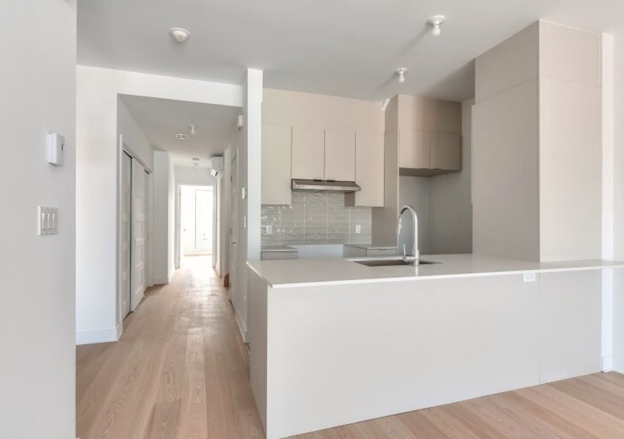 Florence condos modern kitchen