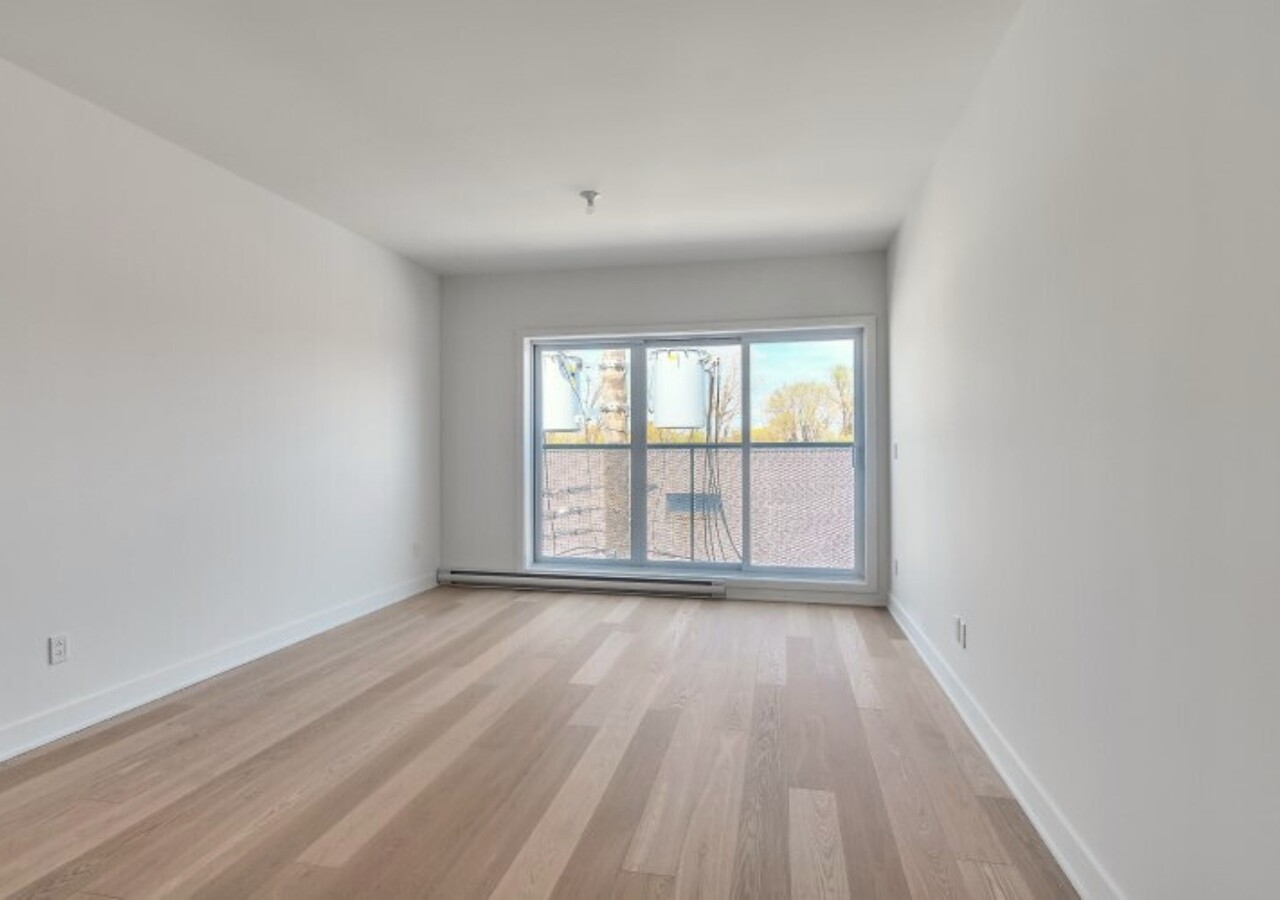Florence condos dining room