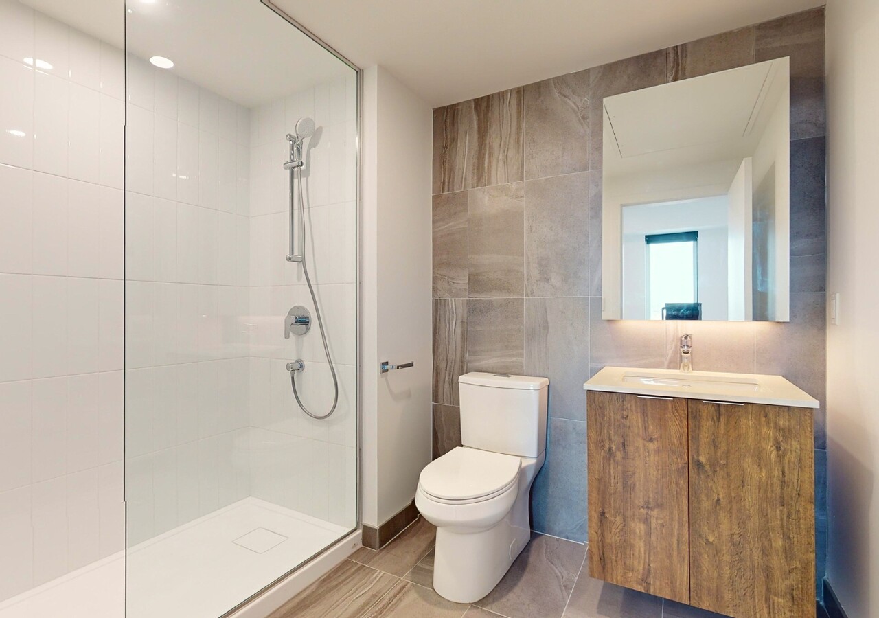 Haleco bathroom