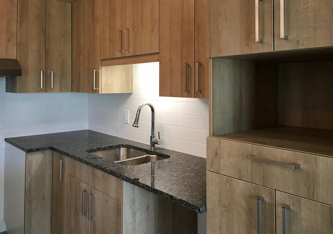 Havre des Pins modern kitchen