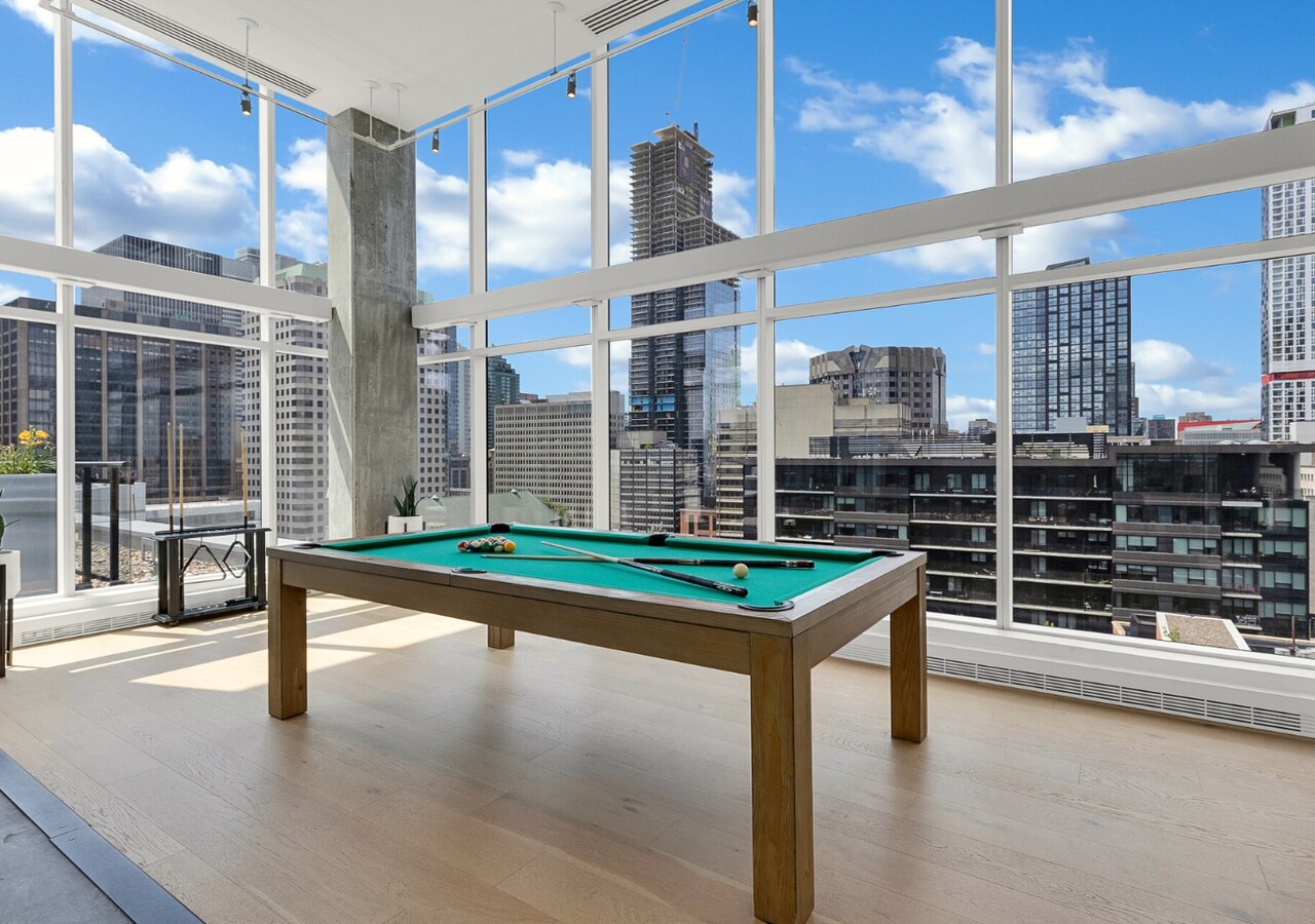 Humaniti Montréal pool table