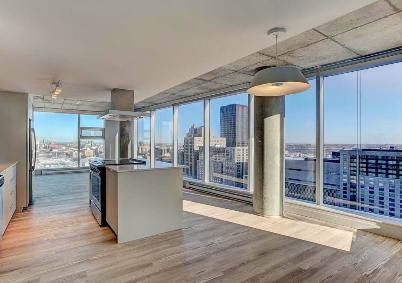 Humaniti Montréal luminous unit with beautiful view