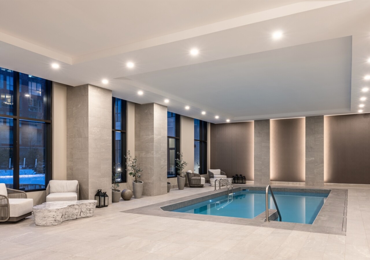 Carlyle condos locatifs piscine intérieure