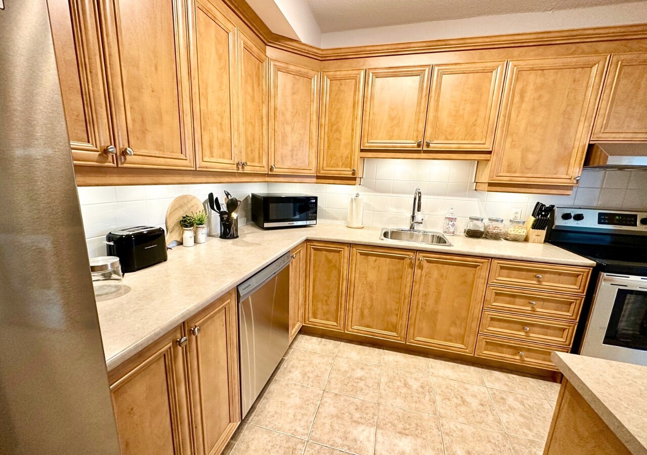 Le Sans Soucy kitchen