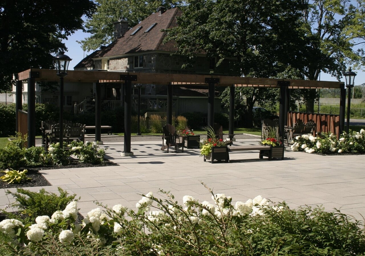 Le Sans Soucy terrasse extérieure
