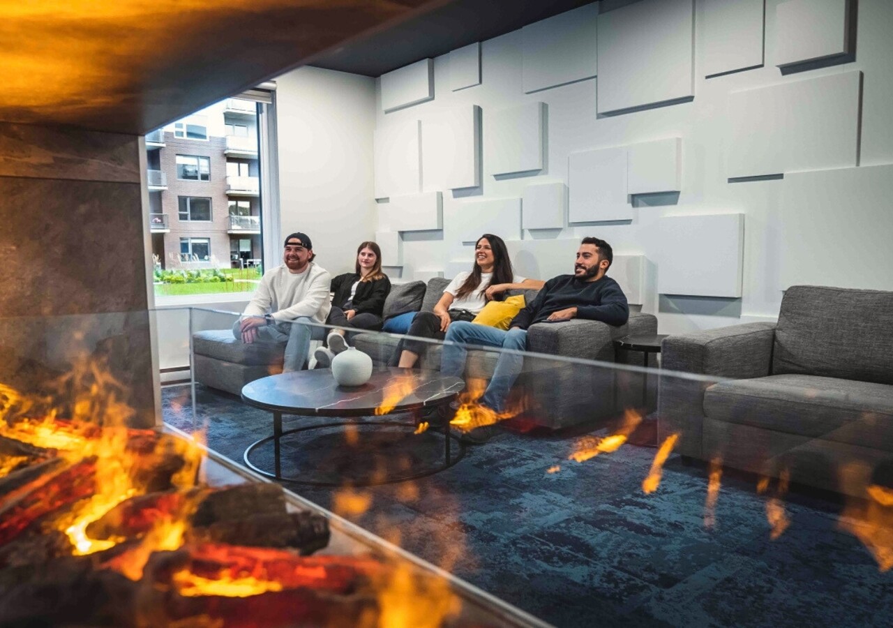 Loggia Saint-Lambert lounge tv room