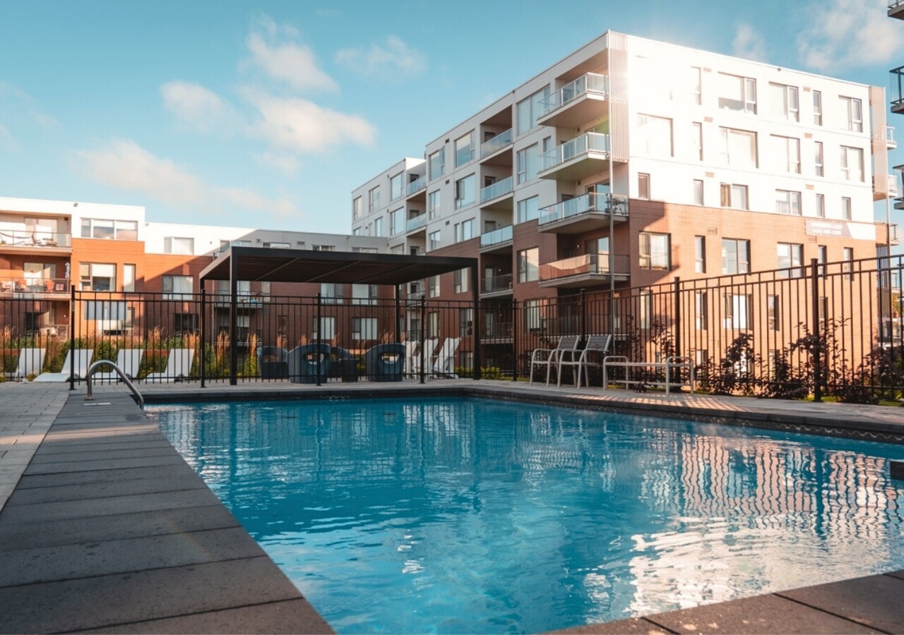 Loggia Saint-Lambert outdoor pool