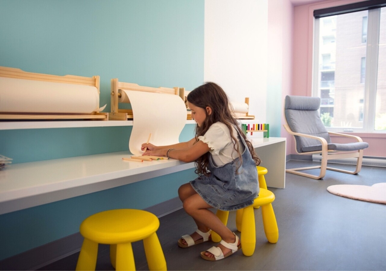 Loggia Saint-Lambert kids playing room