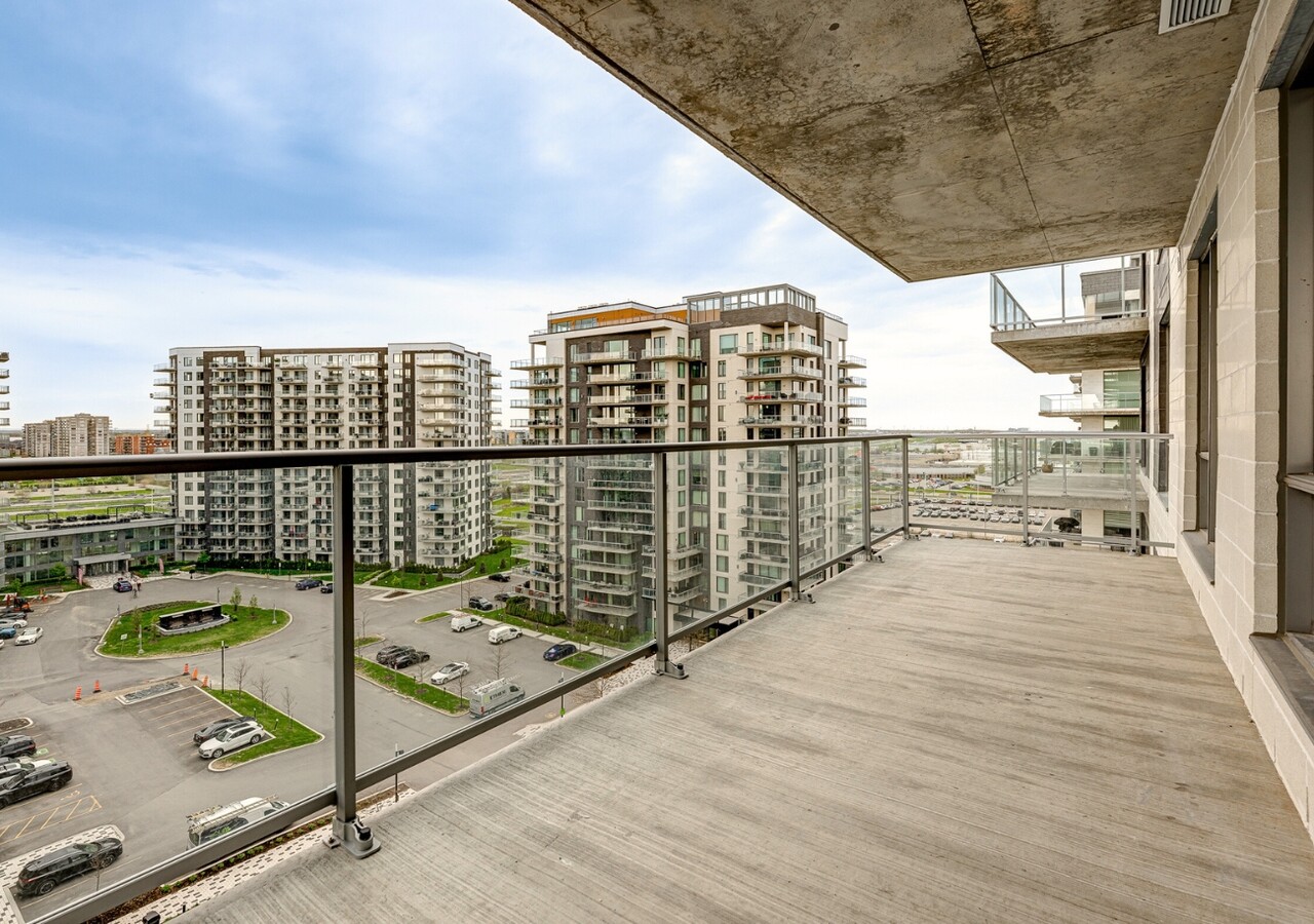 Marquise Phase VII big balcony