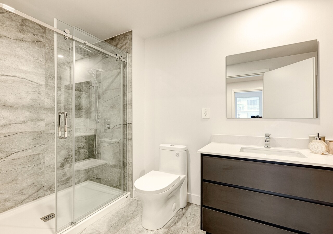 Marquise Phase VII bathroom