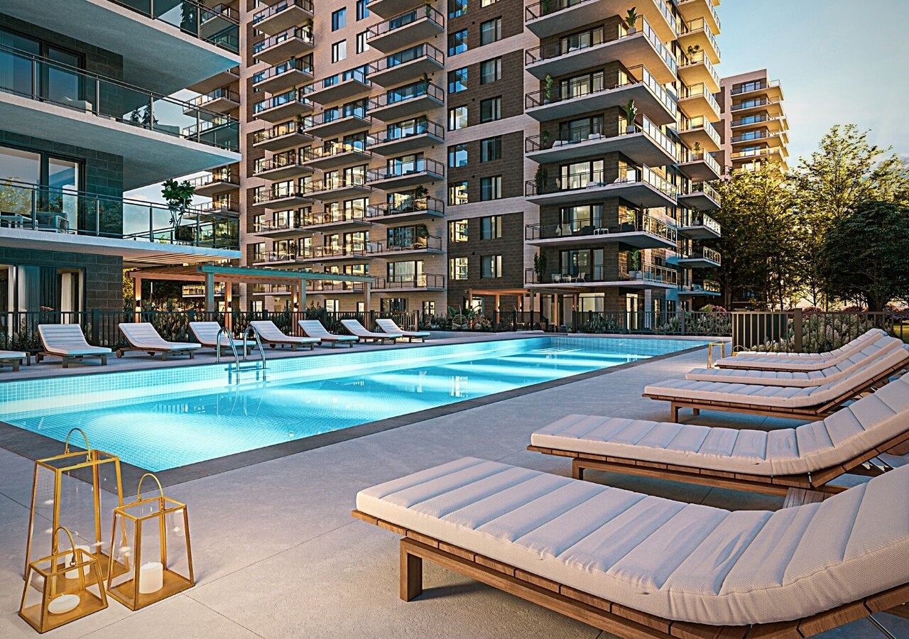 Marquise 7 outdoor pool