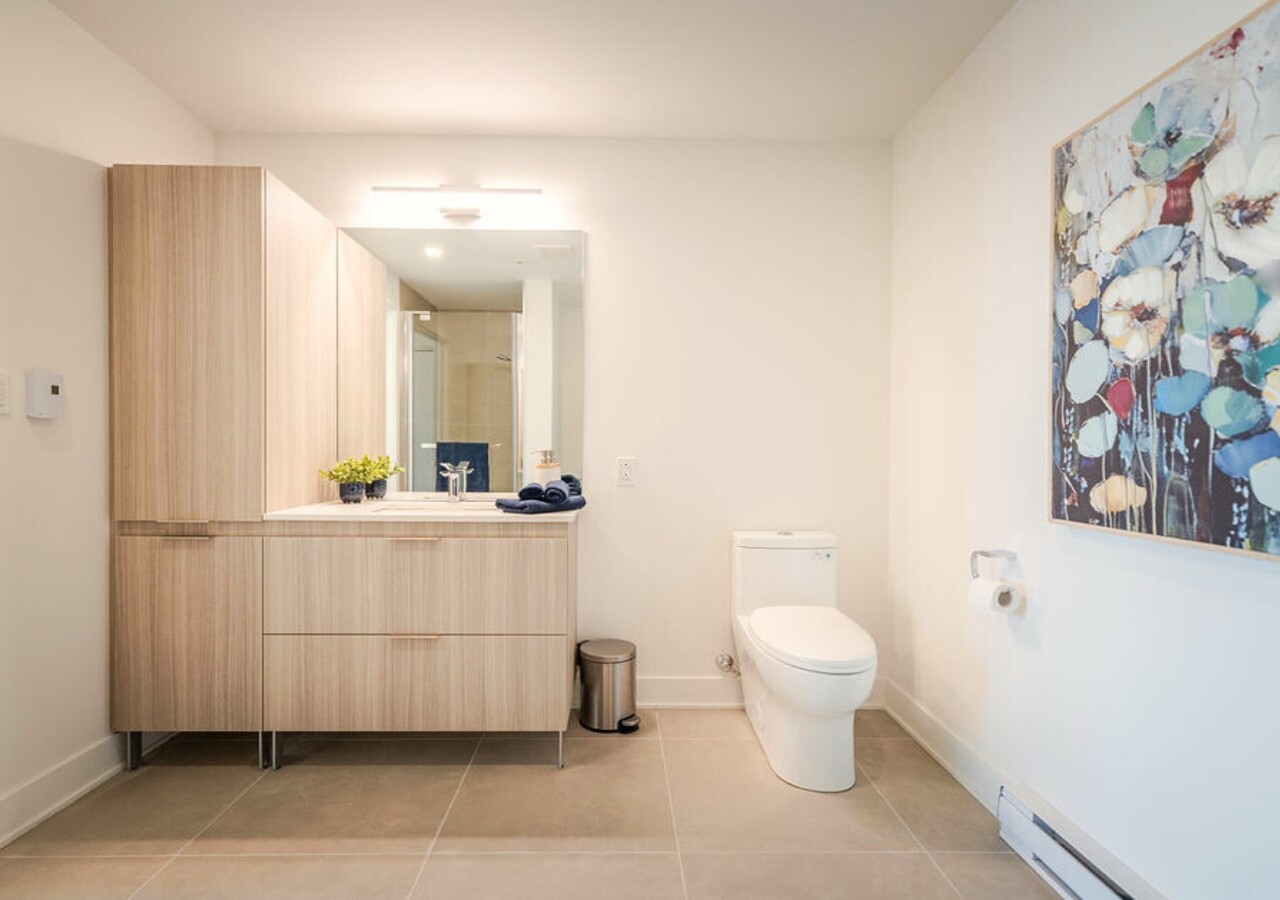 Mostra Centropolis bathroom