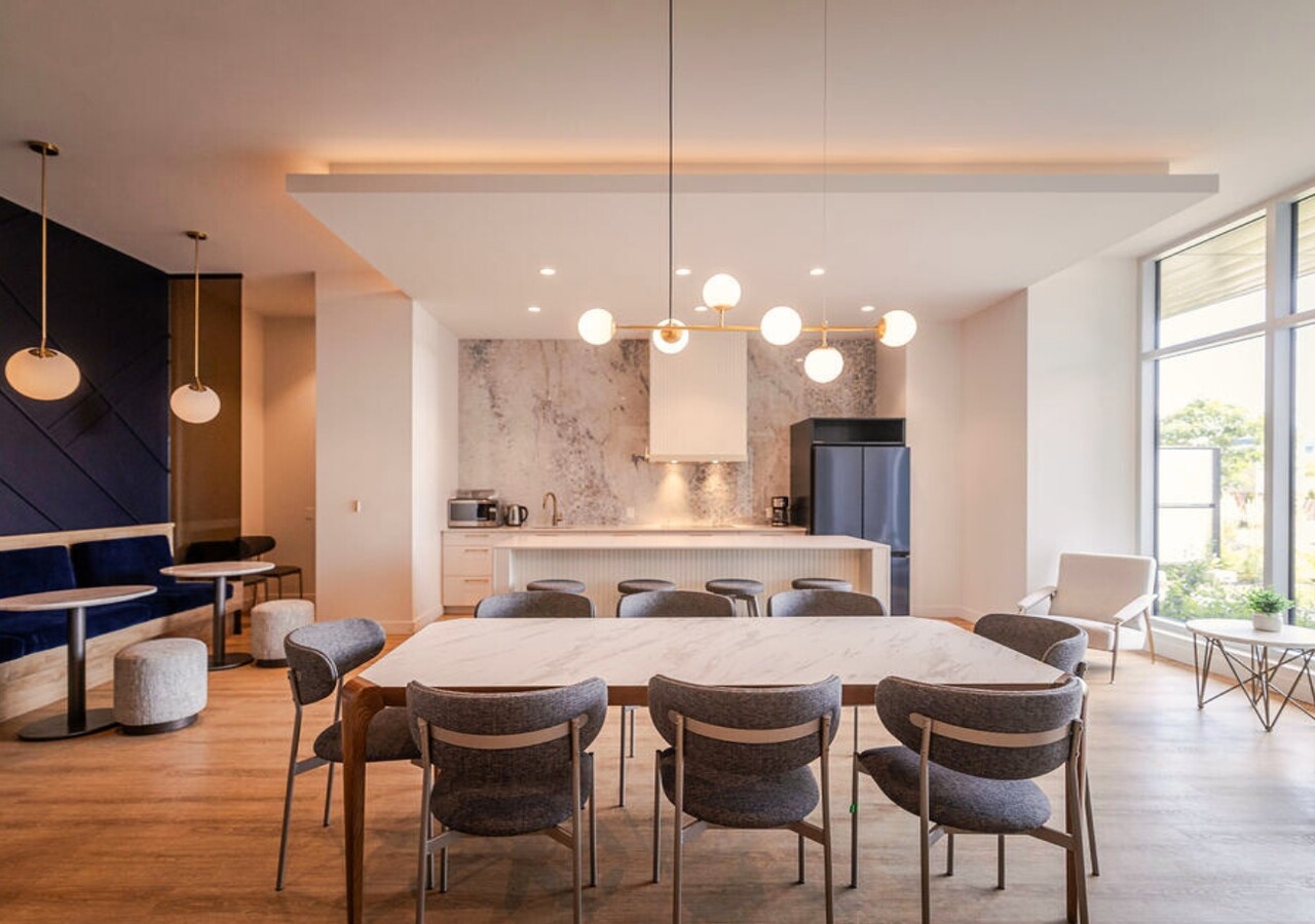 Mostra Centropolis lounge kitchen