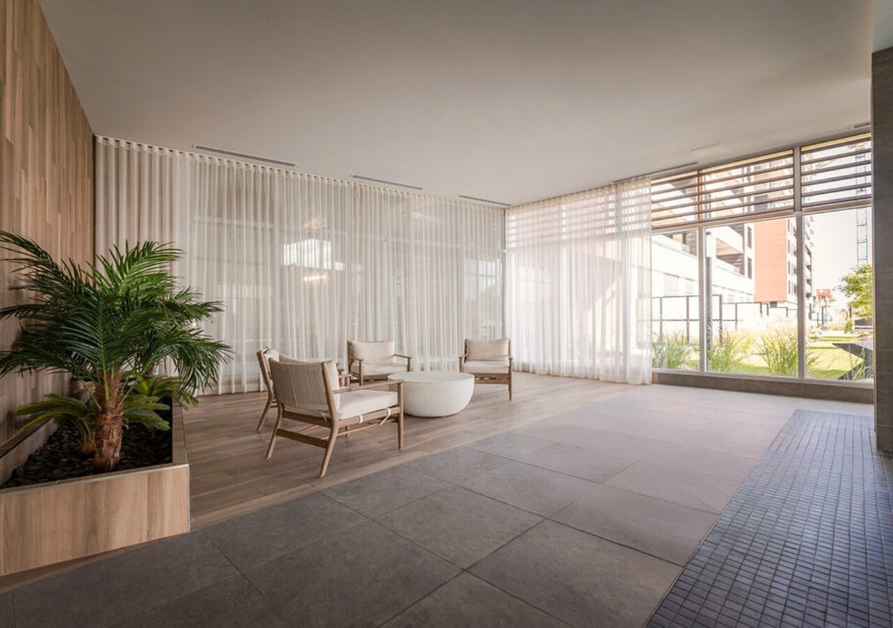 Mostra Centropolis indoor pool relaxation aera