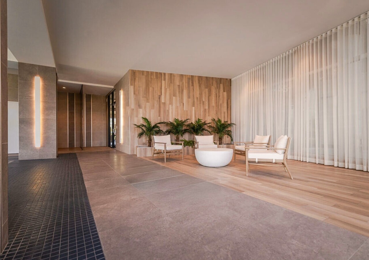 Mostra Centropolis indoor pool relaxation aera