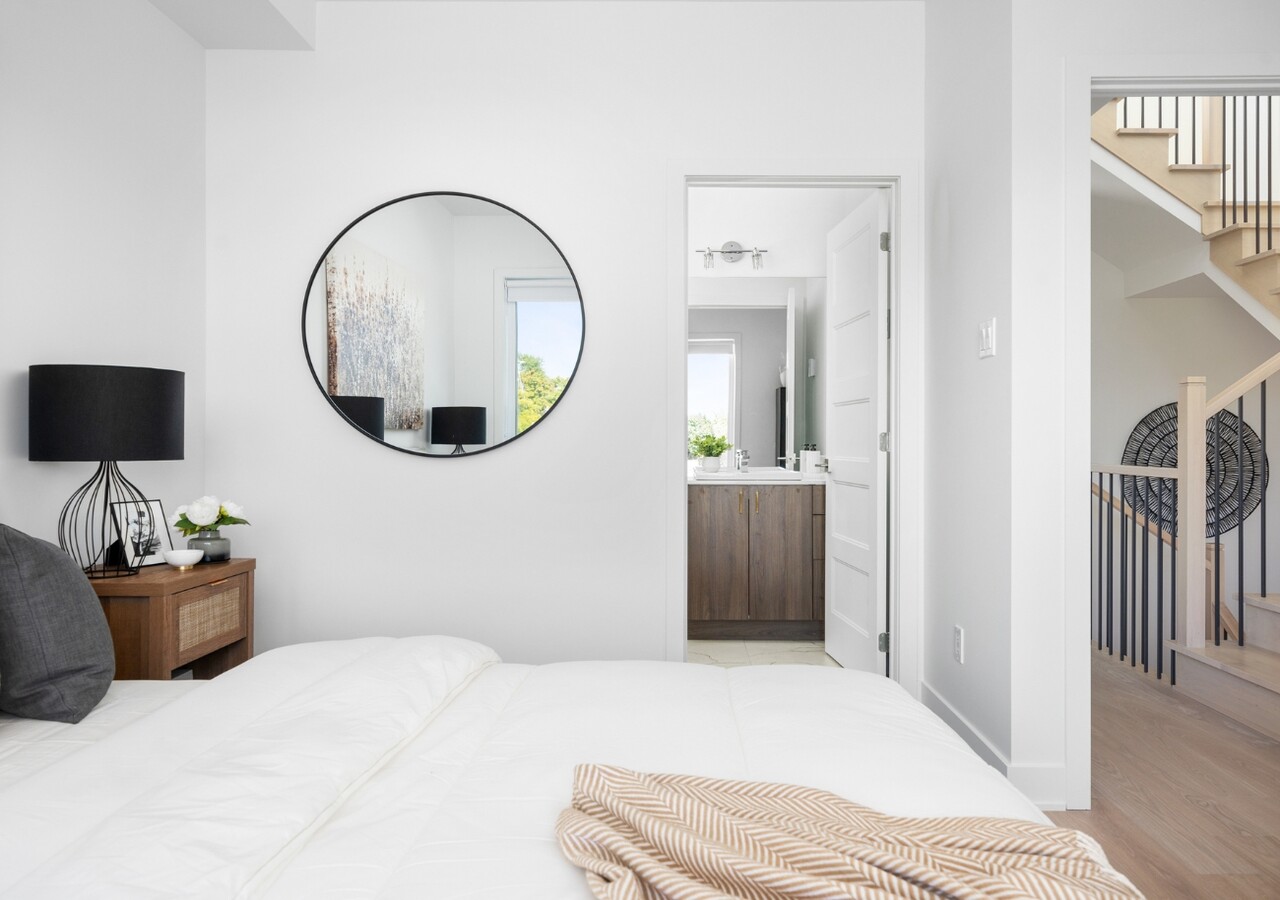 Univert LaSalle bedroom