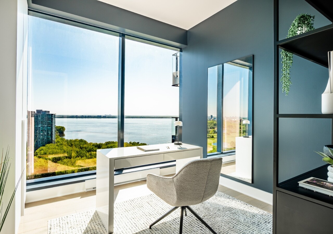 VIU Île des Soeurs office with a view
