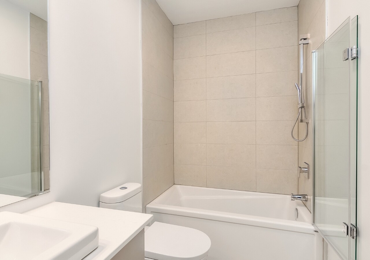 Zenith Condos bathroom
