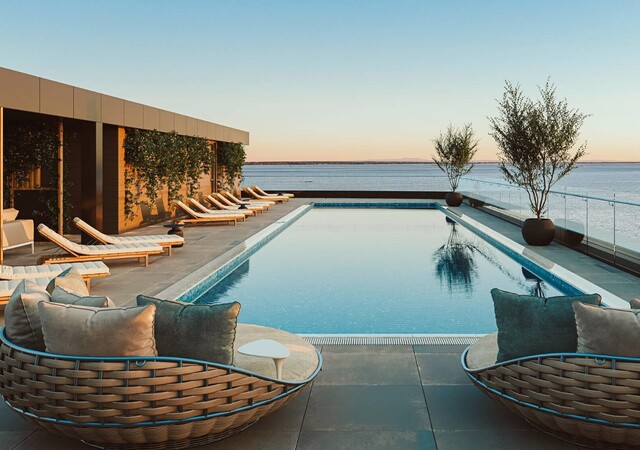 32 Lakeshore – photo 1